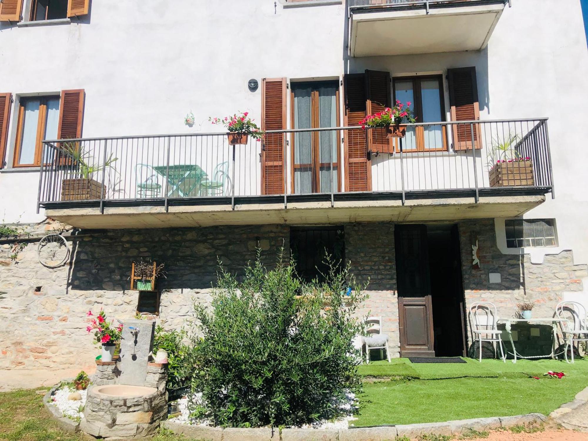 Casa Nonna Elide Besozzo Exterior foto
